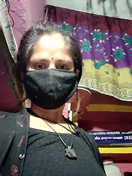 Snapshot of Hot-ilaiy chatting on November 29, 10:57 pm Hot-ilaiy online show from November 29, 10:57 pm