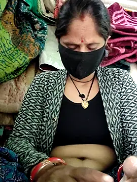 Snapshot of Hot-ilaiy chatting on December 21, 3:46 am Hot-ilaiy online show from December 21, 3:46 am