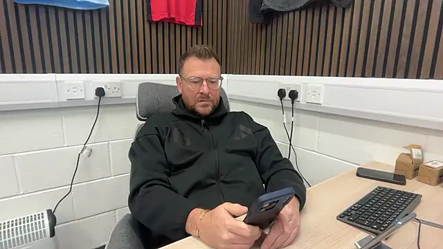 bilf1978 online show from February 16, 6:42 am