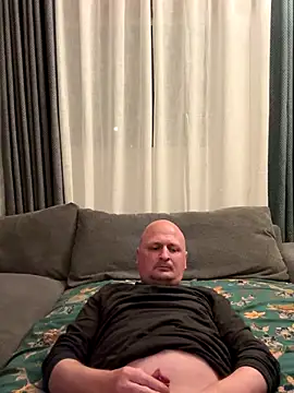 Snapshot of Attila120 chatting on December 14, 12:38 am Attila120 online show from December 14, 12:38 am