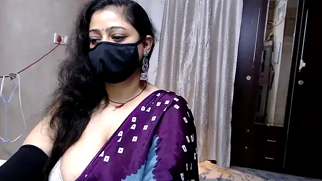 Snapshot of sexy_indianboobs chatting on June 27, 2:23 pm sexy indianboobs online show from June 27, 2:23 pm