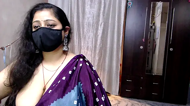 Snapshot of sexy_indianboobs chatting on July 7, 11:47 am sexy indianboobs online show from July 7, 11:47 am
