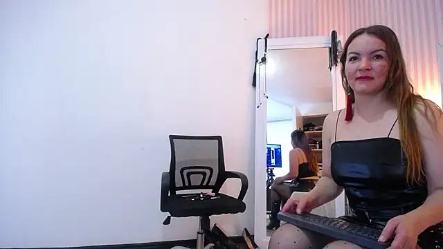 ViictoriaJones  online show from October 28, 12:52 pm