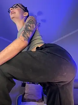 bigJuicyPussy online show from October 3, 1:30 pm