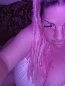 AnnStefanixh online show from June 14, 2:52 pm