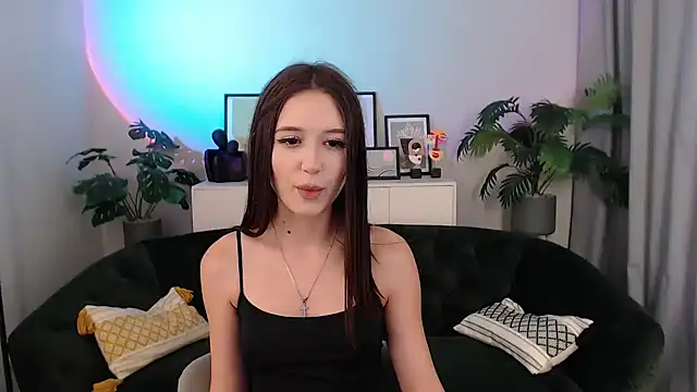 Snapshot of BlackEyesGirl chatting on October 5, 6:34 am BlackEyesGirl online show from October 5, 6:34 am