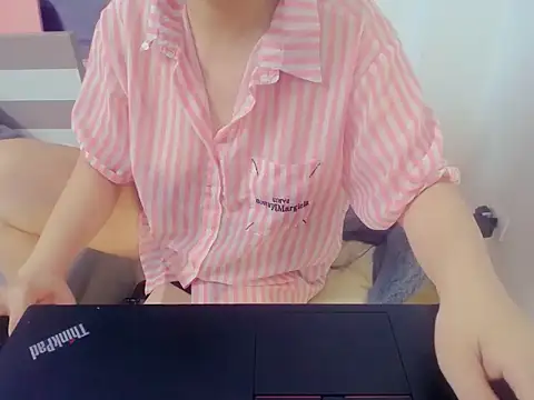 Snapshot of Lamoon_2k chatting on October 3, 1:30 pm Lamoon 2k online show from October 3, 1:30 pm