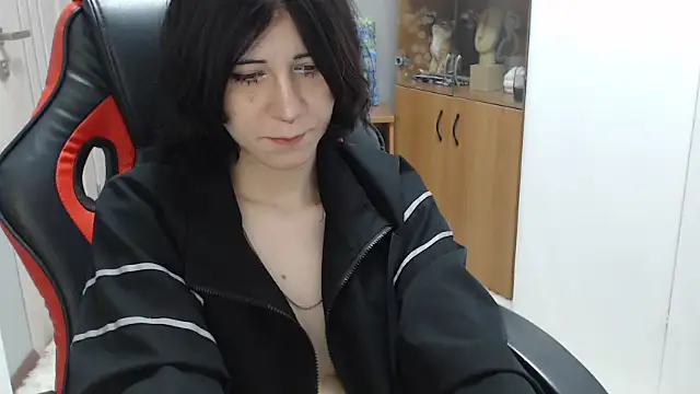 Snapshot of TinaQuiin chatting on September 27, 8:08 am TinaQuiin online show from September 27, 8:08 am