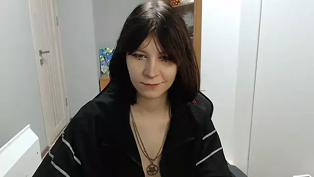 Snapshot of TinaQuiin chatting on November 22, 8:35 am TinaQuiin online show from November 22, 8:35 am