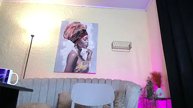 CurlyDani online show from March 12, 2:12 pm