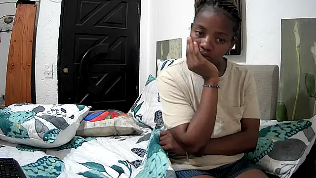 Snapshot of CandyNaynay chatting on October 5, 6:06 pm CandyNaynay online show from October 5, 6:06 pm