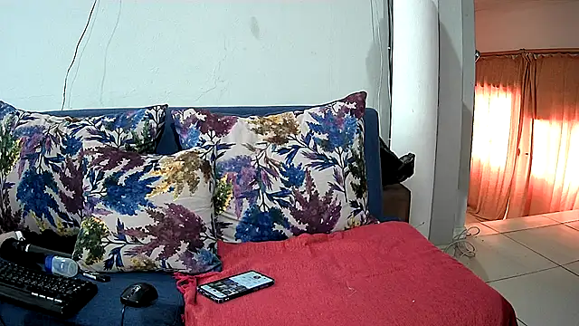 Snapshot of CandyNaynay chatting on October 26, 11:05 am CandyNaynay online show from October 26, 11:05 am