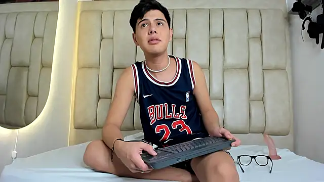 Felipe Cold online show from October 8, 2:20 am