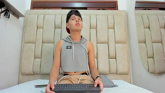 Felipe Cold online show from January 18, 2:37 am