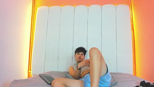 Felipe Cold online show from February 3, 2:21 am