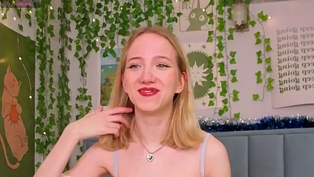 EmmaNovak online show from January 6, 1:04 pm