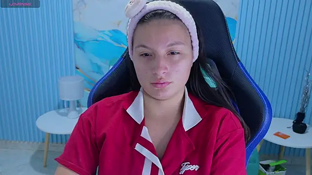 Snapshot of Cami_Boobss chatting on December 15, 12:20 pm Cami Boobss online show from December 15, 12:20 pm