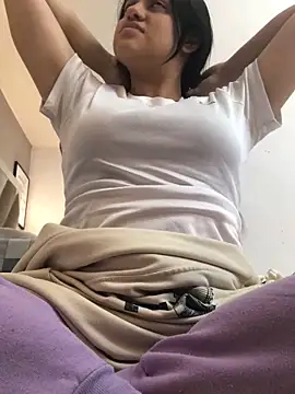 crystaldarliing online show from June 14, 1:14 am