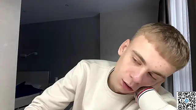 Snapshot of echowraith chatting on December 3, 7:38 am echowraith online show from December 3, 7:38 am