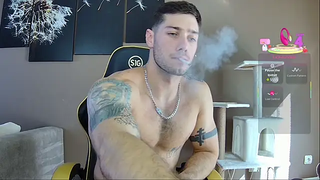 Snapshot of Jason_theGreat chatting on October 31, 9:43 am Jason theGreat online show from October 31, 9:43 am