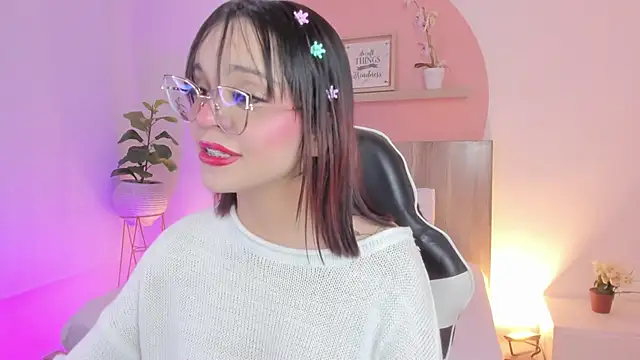 Snapshot of Clara_Luu chatting on June 3, 2:25 am Clara Luu online show from June 3, 2:25 am