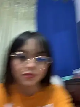Snapshot of Clara_Luu chatting on June 17, 2:25 am Clara Luu online show from June 17, 2:25 am