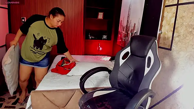 ThaliaBrooks  online show from November 21, 4:33 am