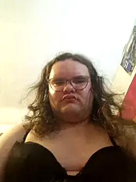 Fxckc4rl3yellis99 online show from June 21, 1:19 am