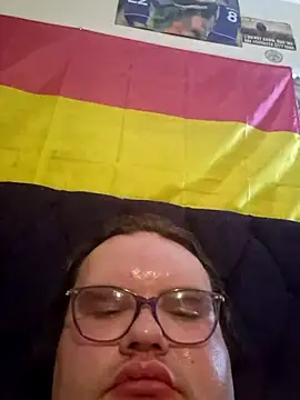 Fxckc4rl3yellis99 online show from June 22, 1:29 am