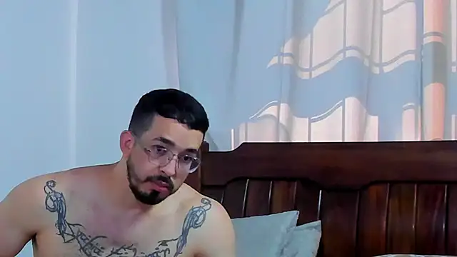 Snapshot of Hunter_Hoott chatting on September 26, 1:48 pm Hunter Hoott online show from September 26, 1:48 pm