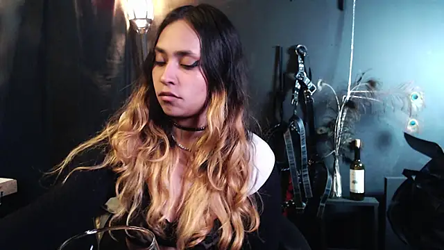 Snapshot of SabaTheCourtesan chatting on October 3, 5:26 am SabaTheCourtesan online show from October 3, 5:26 am