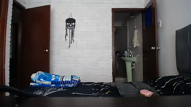 Snapshot of Naia_Stant chatting on October 8, 6:27 pm Naia Stant online show from October 8, 6:27 pm