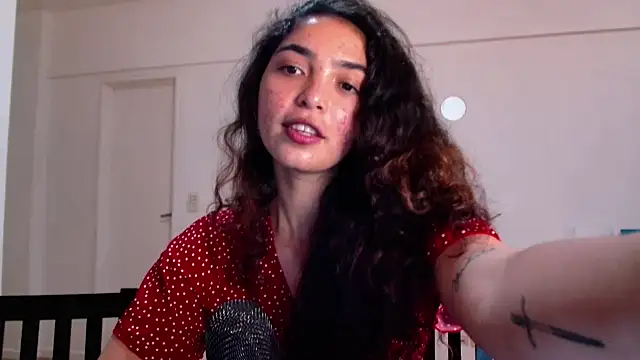 Snapshot of Ariagal chatting on September 24, 10:57 pm Ariagal online show from September 24, 10:57 pm