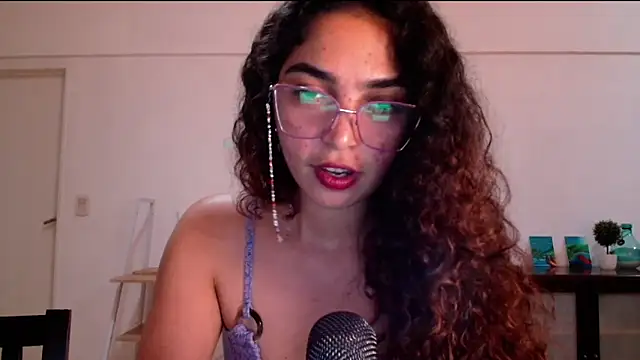 Snapshot of Ariagal chatting on September 30, 9:53 pm Ariagal online show from September 30, 9:53 pm