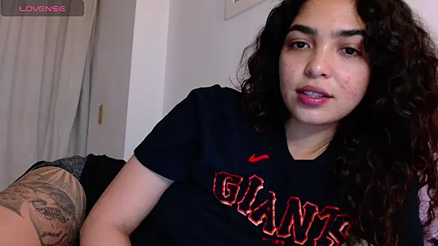 Snapshot of Ariagal chatting on November 19, 11:16 pm Ariagal online show from November 19, 11:16 pm