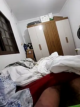 Snapshot of Hiderr chatting on January 11, 4:28 am Hiderr online show from January 11, 4:28 am