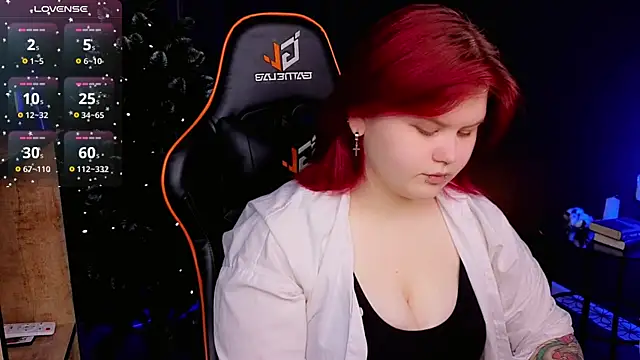 fillisfox  online show from December 3, 10:57 am