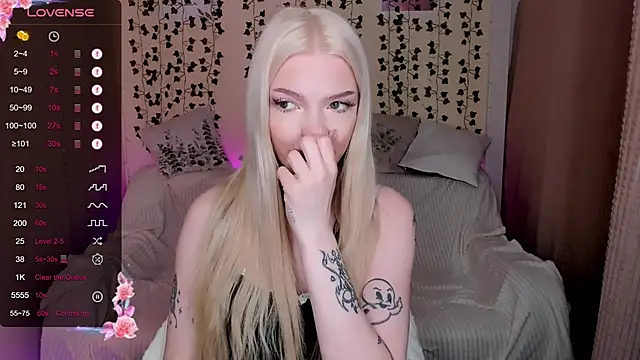 Snapshot of AnyaTaylor_ chatting on December 2, 2:17 am AnyaTaylor online show from December 2, 2:17 am