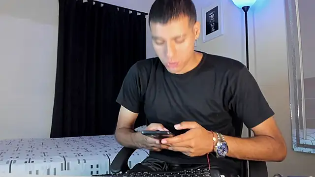 TeamPorn 19 online show from October 30, 7:10 am