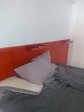 kendrafarq online show from January 6, 6:00 pm