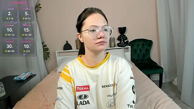 Snapshot of Lolly_Rolly chatting on September 28, 6:19 am Lolly Rolly online show from September 28, 6:19 am