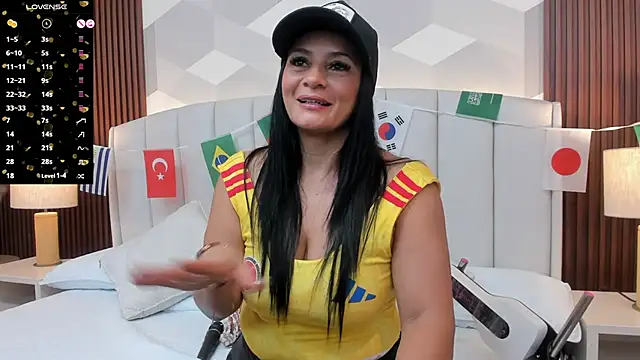 Mommy Naughty online show from June 27, 10:53 am