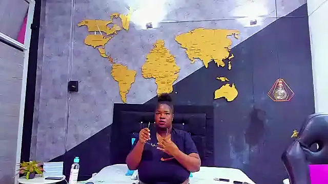 Snapshot of Maiam__Rossi chatting on October 15, 12:49 pm Maiam Rossi online show from October 15, 12:49 pm