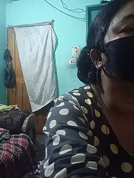 Snapshot of jenyfer709 chatting on August 6, 1:51 am jenyfer709 online show from August 6, 1:51 am