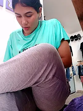 Snapshot of burbuja02 chatting on September 25, 2:21 pm burbuja02 online show from September 25, 2:21 pm