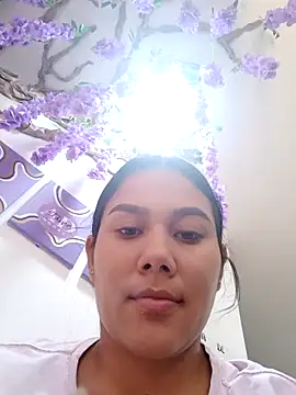 Snapshot of burbuja02 chatting on September 26, 3:05 pm burbuja02 online show from September 26, 3:05 pm