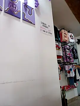 Snapshot of burbuja02 chatting on October 29, 2:30 pm burbuja02 online show from October 29, 2:30 pm