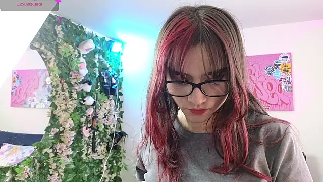 MiaVelvetDoll online show from March 7, 3:31 pm