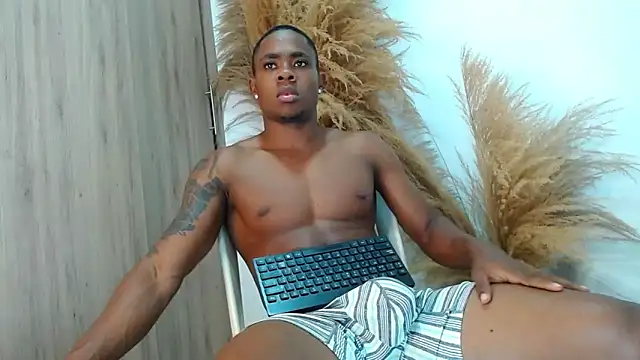 liambolt online show from November 10, 2:32 am