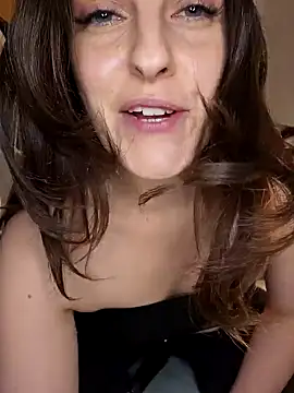 BelleFelicitas online show from October 6, 7:11 pm